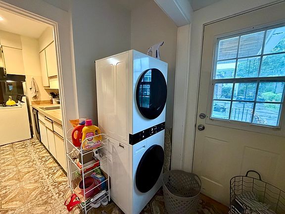 5th image of 33 Pearl St #33