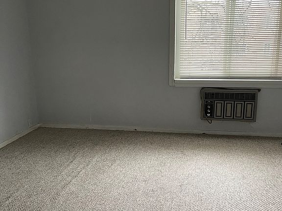 4th image of 6169 N Wolcott Ave APT 3A