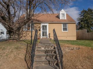 1527 Rhawn St, Philadelphia, PA 19111