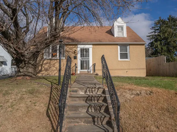 1527 Rhawn St, Philadelphia, PA 19111