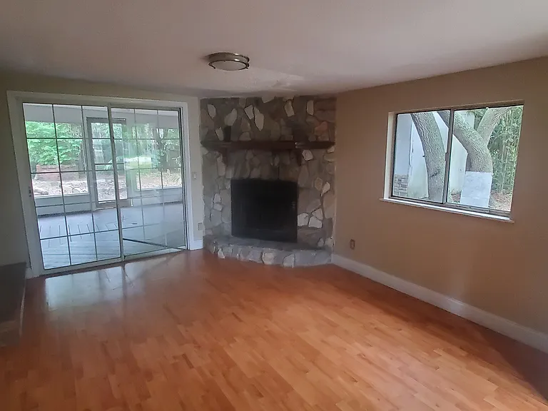 2625 Isabella Ave — Photo 8