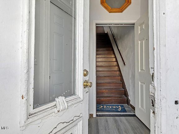 5th image of 99 Lark Street