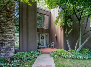 36821 Beachwood Dr, Cumming, IA 50061