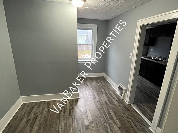 5th image of 504 Evelyn Ct #504
