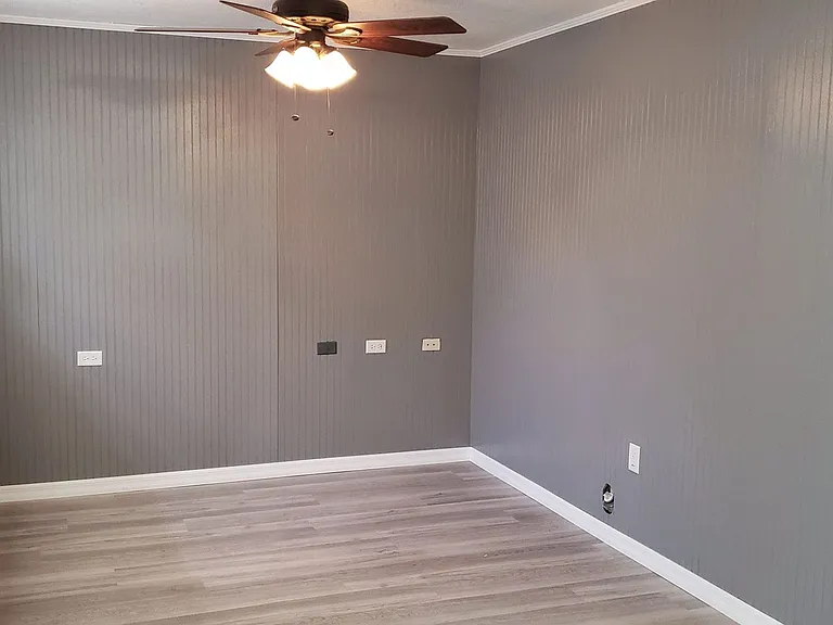 2302 Hutchinson Ave — Photo 12