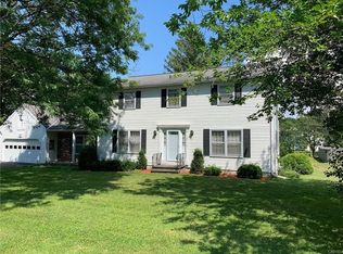15 Foxcroft Rd, New Hartford, NY 13413
