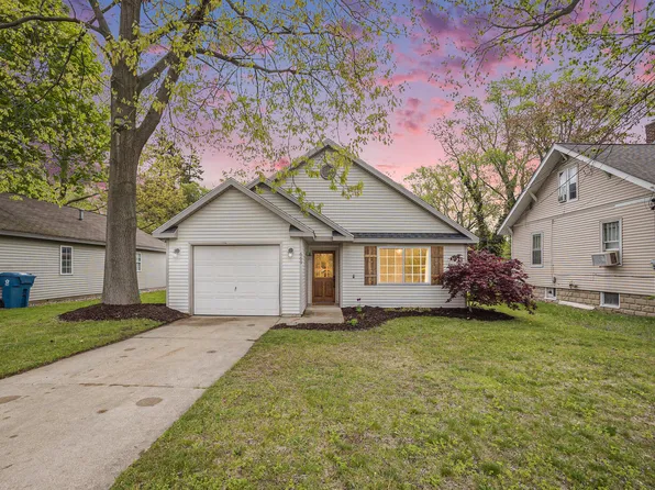 669 S 160th Ave, Holland, MI 49423