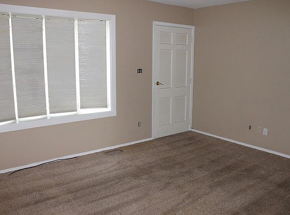 4th image of 746 Hiawatha Dr