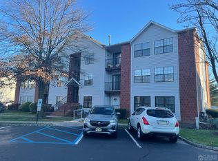 66 Boulder Dr, Edison, NJ 08817