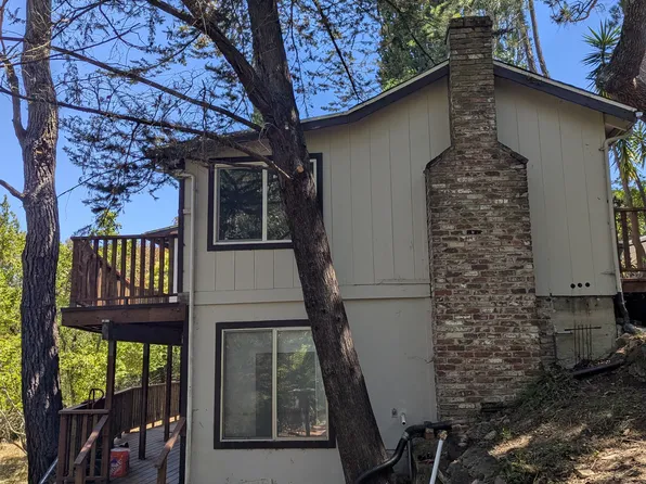 566 Live Oak Ln, Redwood City, CA 94062