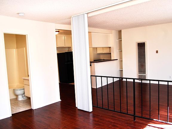 4th image of 11659 Chandler Blvd APT 31