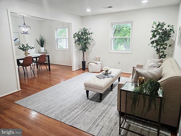 5th image of 5109 Harford Ln