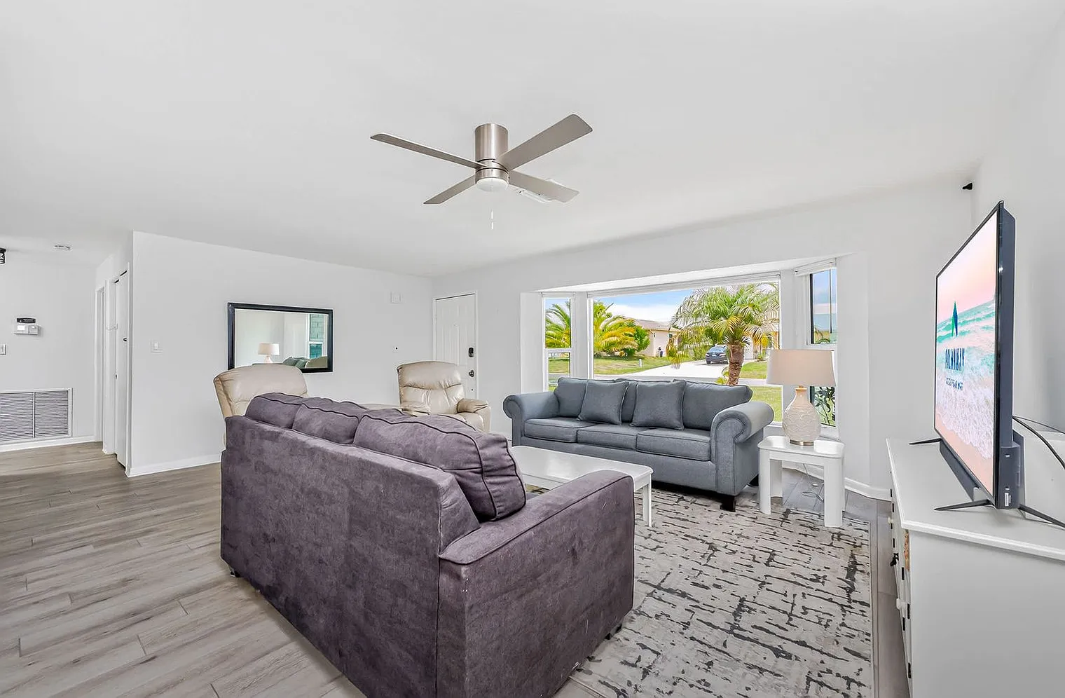 3 bed, 2.0 bath, 2023 sqft, $3,983 — Photo 4