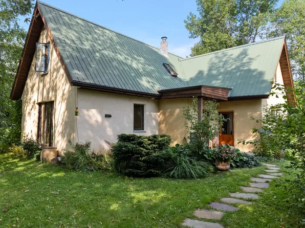 177 Ten Stones Circle, Charlotte, VT 05445