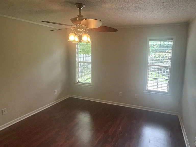 117 Woodleigh Rd — Photo 3