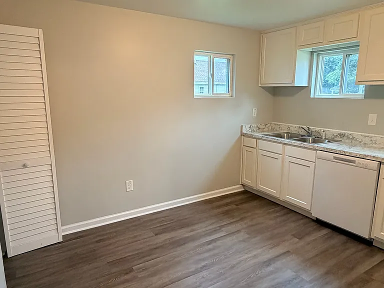 1108A Wall St — Photo 13