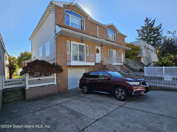 12 1st St, Staten Island, NY 10306