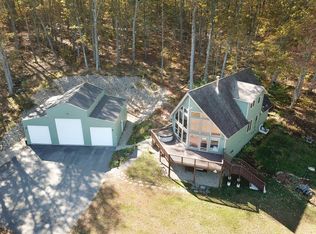 17 W Shore Dr, Ashburnham, MA 01430