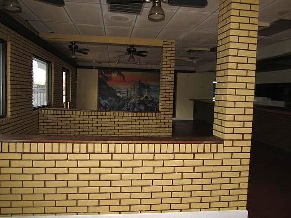5th image of 1401 Hillsboro Blvd