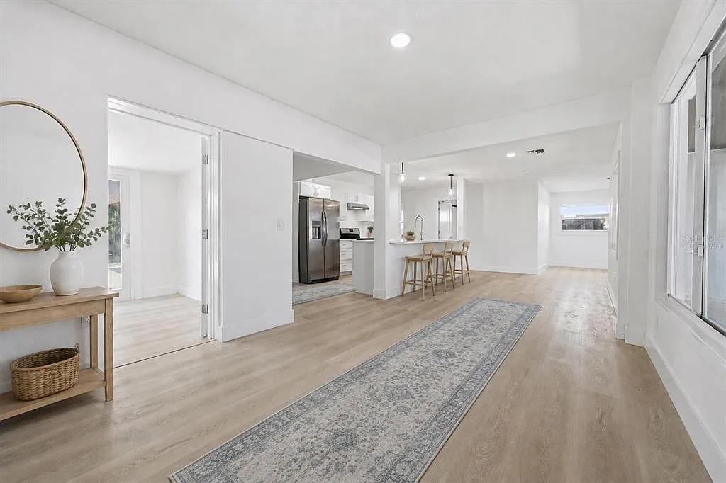 5 bed, 3.0 bath, 1863 sqft, $3,499 — Photo 2