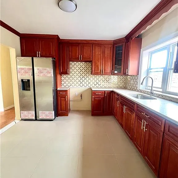 748 E 86th St #2 — Photo 4