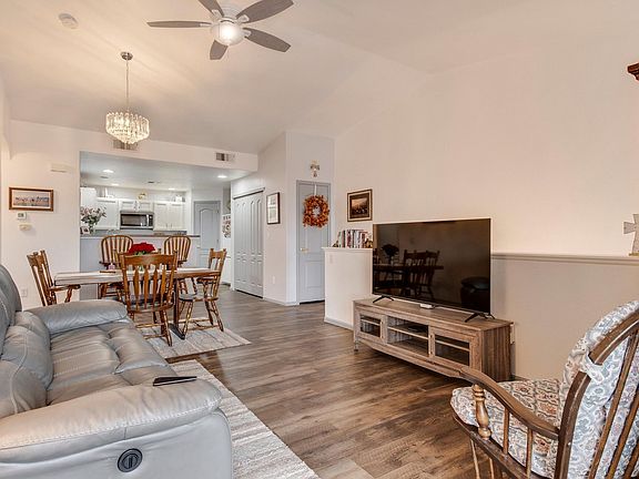 4th image of 2215 Calais Dr #7-I