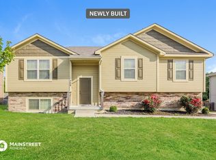 309 Golfview Dr, Pleasant Hill, MO 64080
