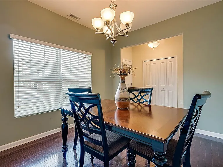 1304 Cozart St #317 — Photo 13