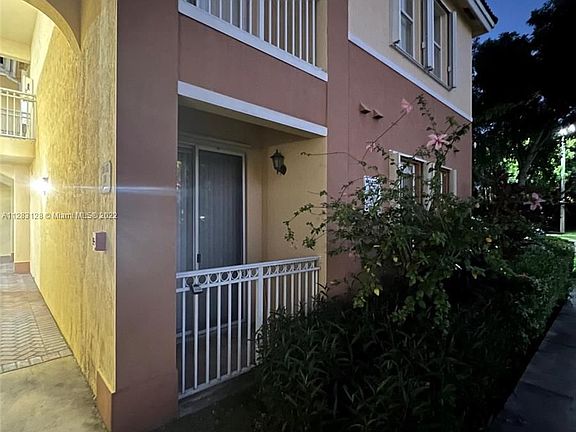 5th image of 10132 NW 7th St Unit 100