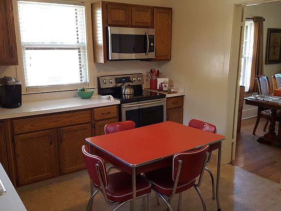 2nd image of 2439 Birchwood Ln