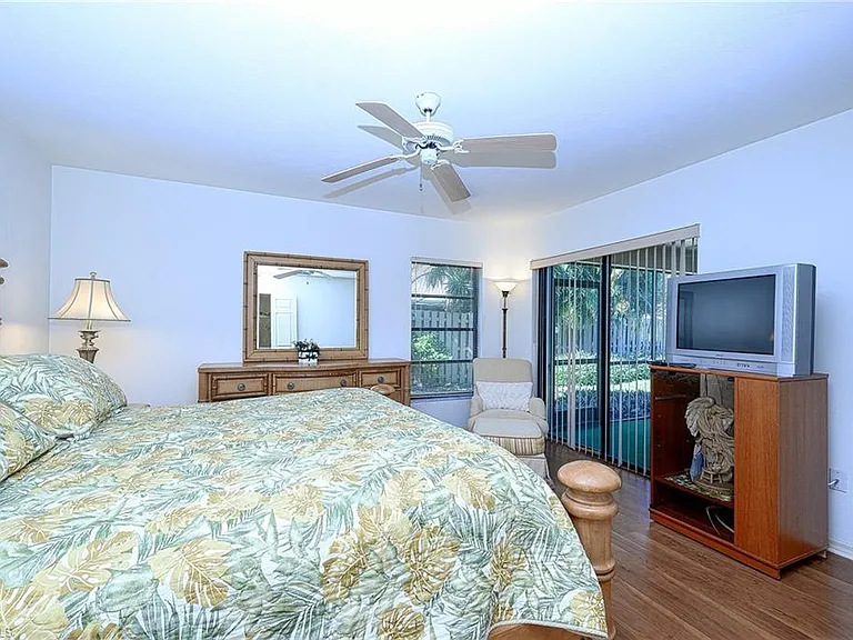 855 Reef Point Cir — Photo 15
