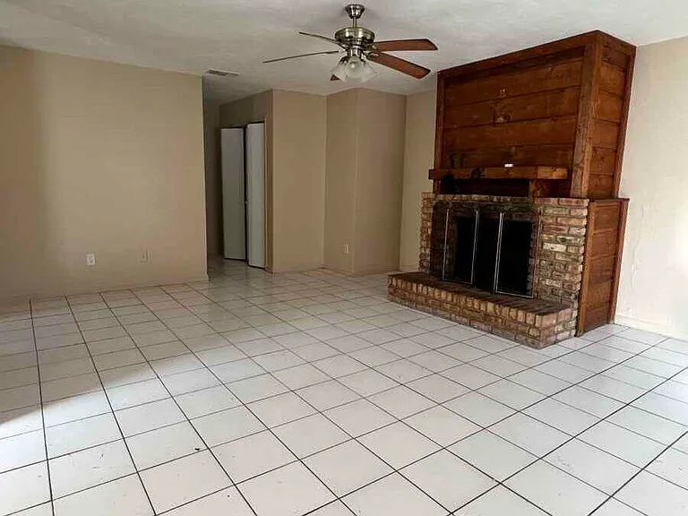 1809 Sylvan Ct #C — Photo 2