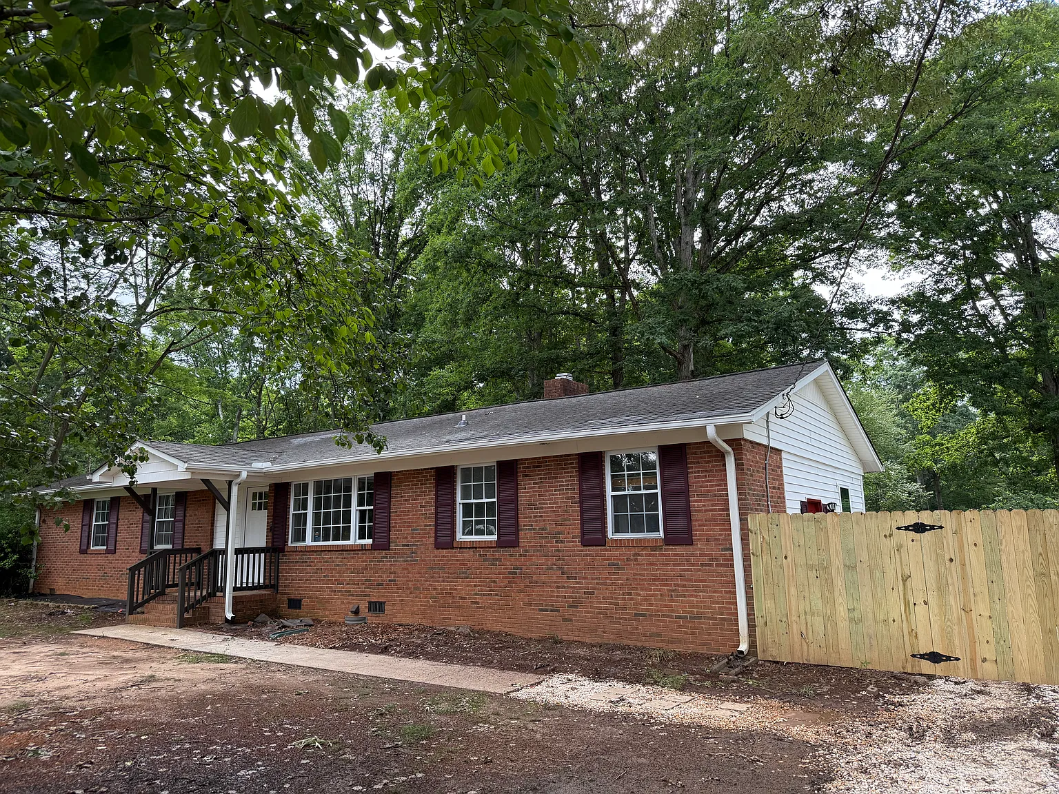 4 bed, 2.5 bath, 2180 sqft, $2,750 — Photo 1