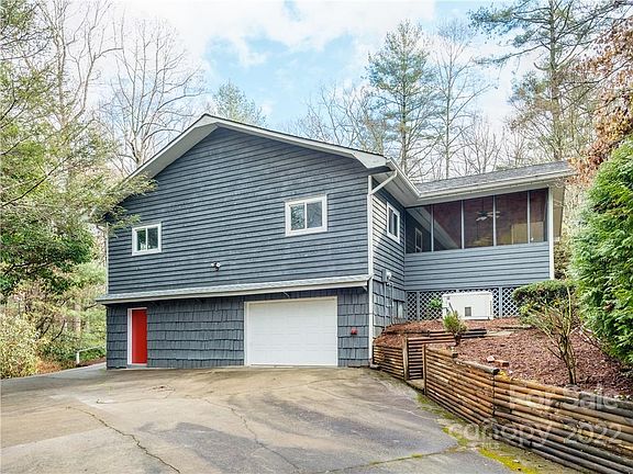 2nd image of 449 Holiday Dr