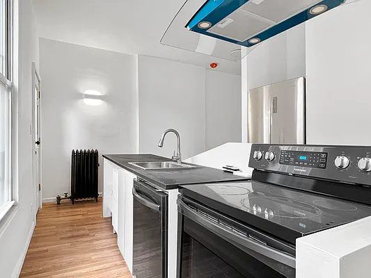 Rented by Compass | media 19