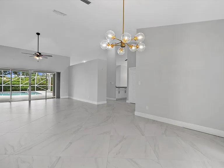 15575 Woodmar Ct — Photo 9