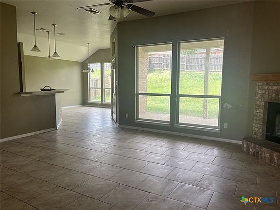 3rd image of 10001 Diana Dr