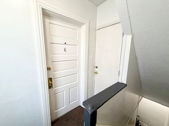 4th image of 18 N Pine St #2C