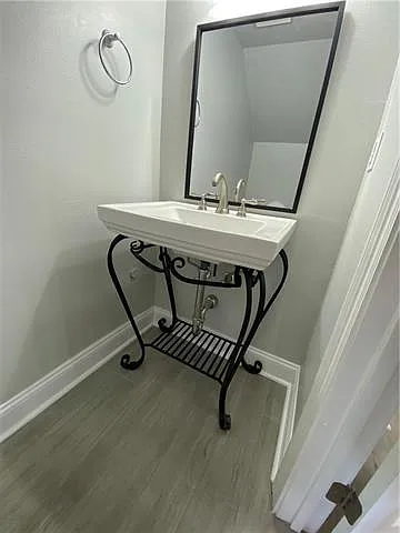 335 Deckbar Ave #B — Photo 6