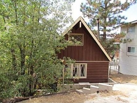 1st image of 518 Vista Ln
