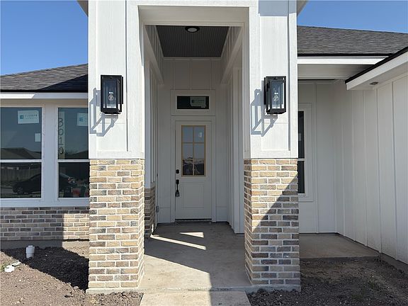 3rd image of 3010 E Stone Creek Drive