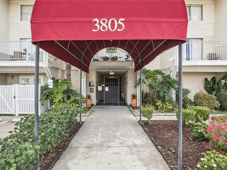 3805 Houma Blvd #C222