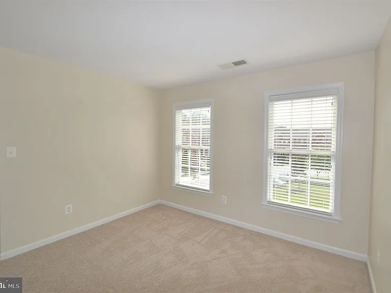 25140 Boomerang Ter — Photo 37
