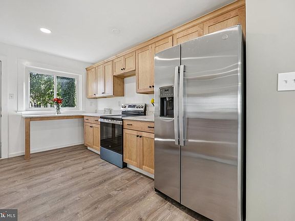 3rd image of 4721 Girton Ave