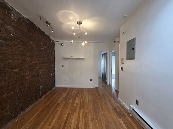 3rd image of 175 Quincy St APT 4