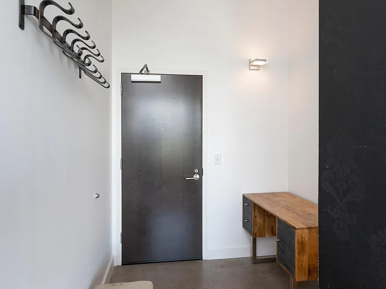 Entryway with desk