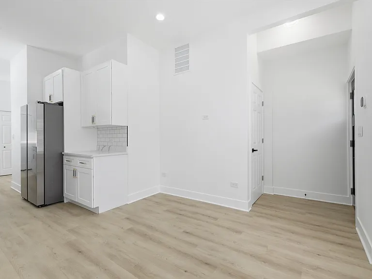 1838 N Damen Ave #2F — Photo 11