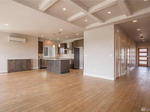 3rd image of 3139 Chandler Pkwy