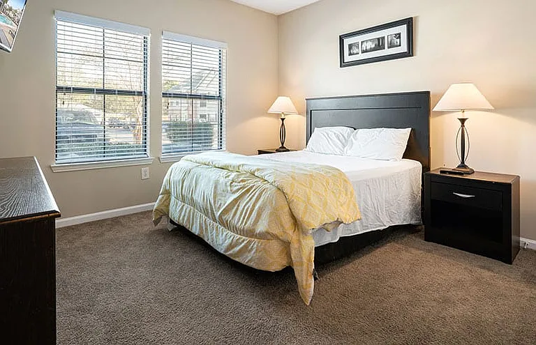 The Arlington at Eastern Shore Centre Apartments — Photo 4