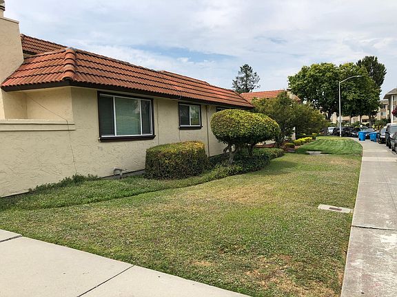 2nd image of 3300 Cabrillo Ave APT 2